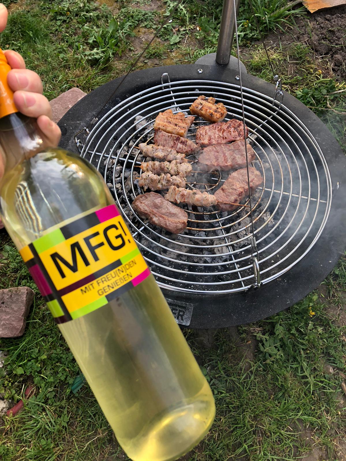 "MFG!" Mit Freu(n)den Grillen!
